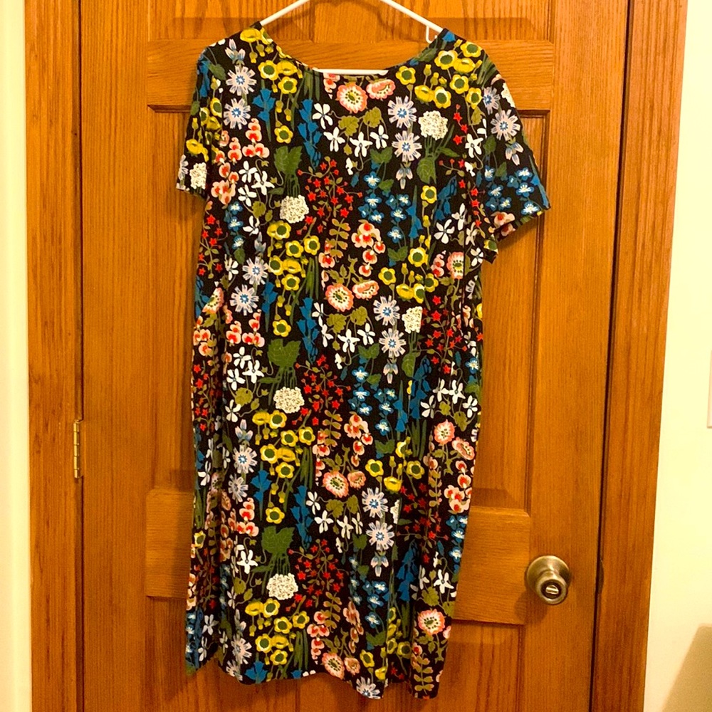 Cute short sleeve multi-colored flower print Boden dress.